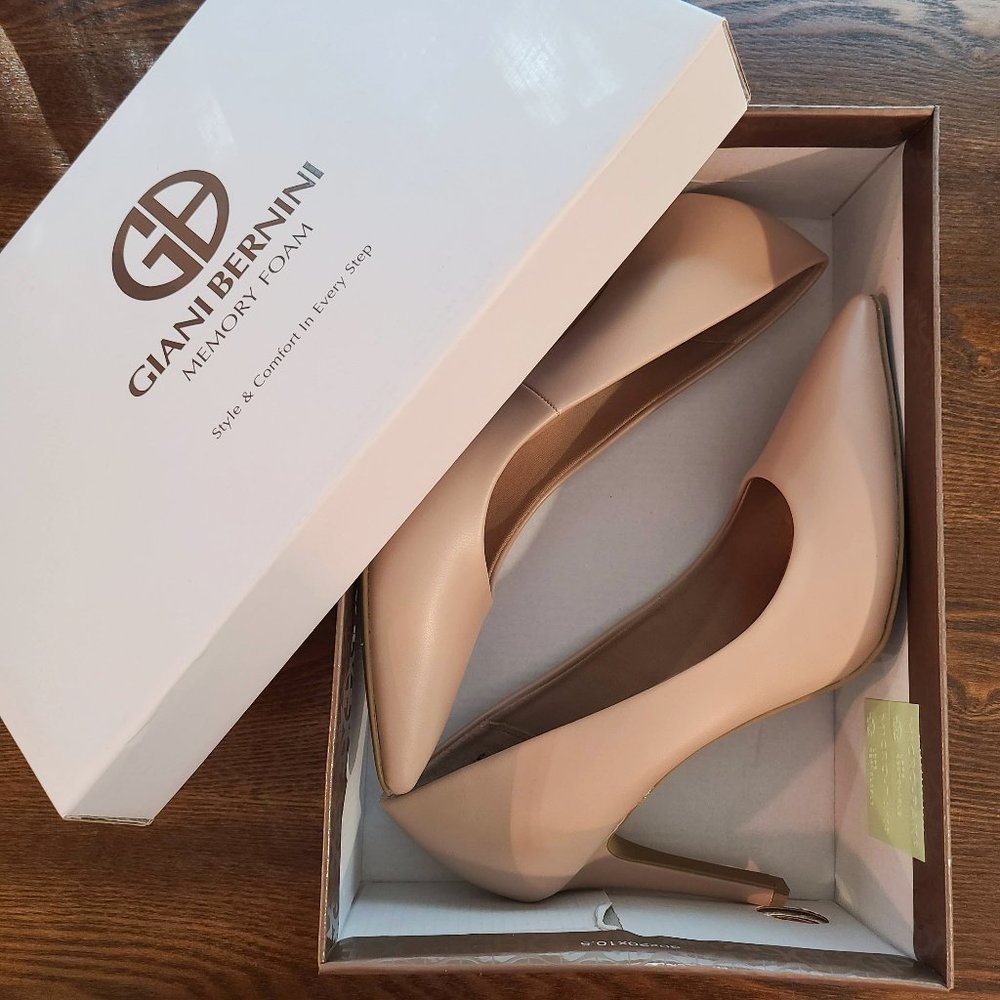 👠 NWT Giani Bernini Stilettos 👠 Nude | Size 9